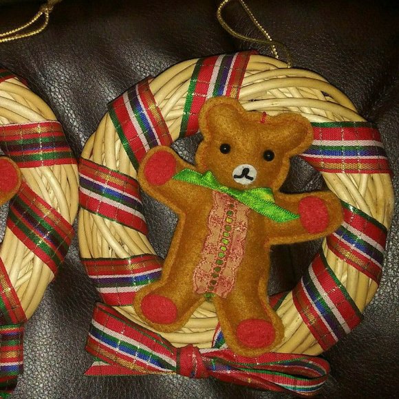 CHRISTMAS BEAR Set Wicker Wreath Decoration/Ornament Set of 2 (Male and Female) - Picture 4 of 6